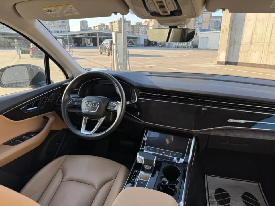 Audi Q7 2019 из парка аренды KTRANS