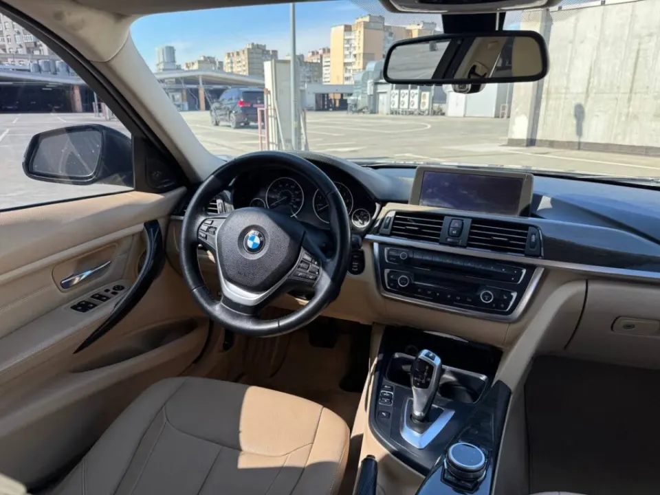 BMW 328i 2011 из парка аренды KTRANS