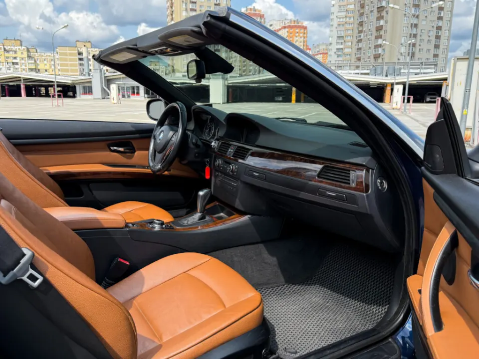 BMW 328i cabrio 2011 из парка аренды KTRANS