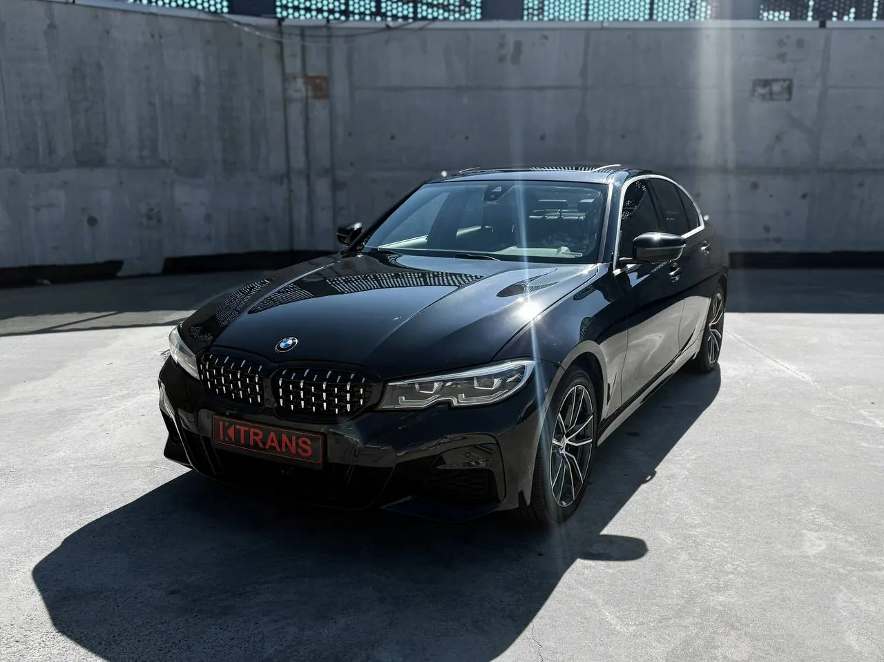 BMW 330i 2019 из парка аренды KTRANS