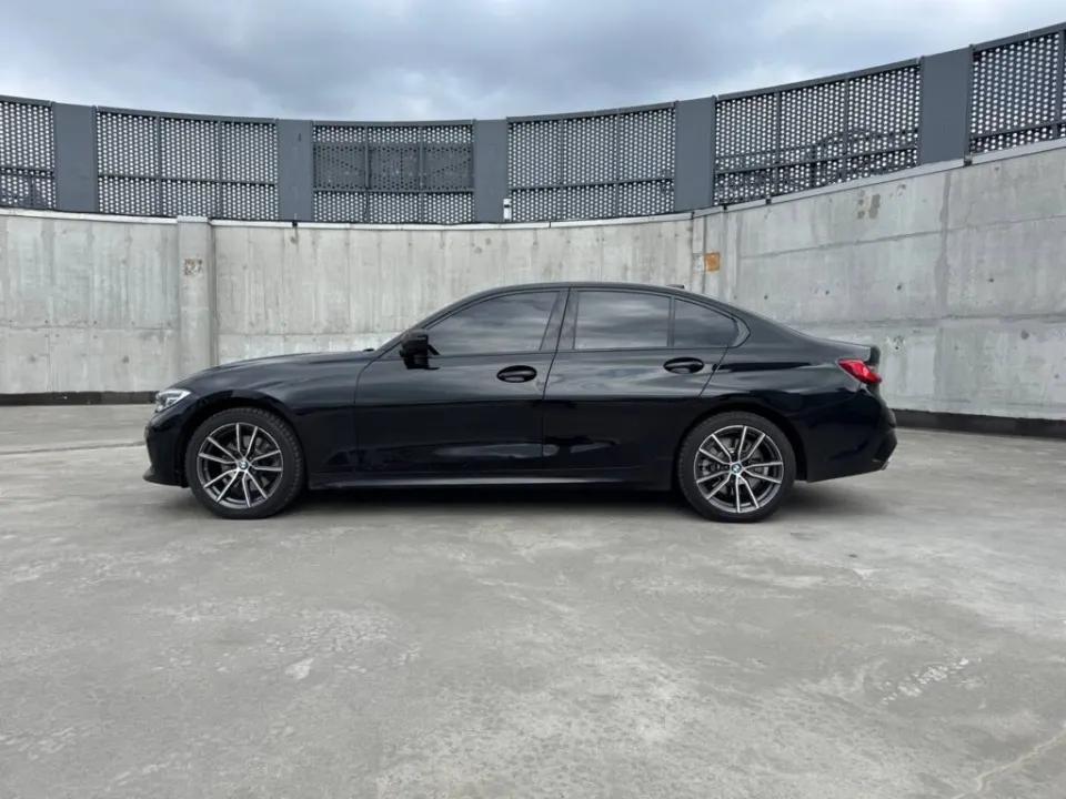 BMW 330i 2019 из парка аренды KTRANS