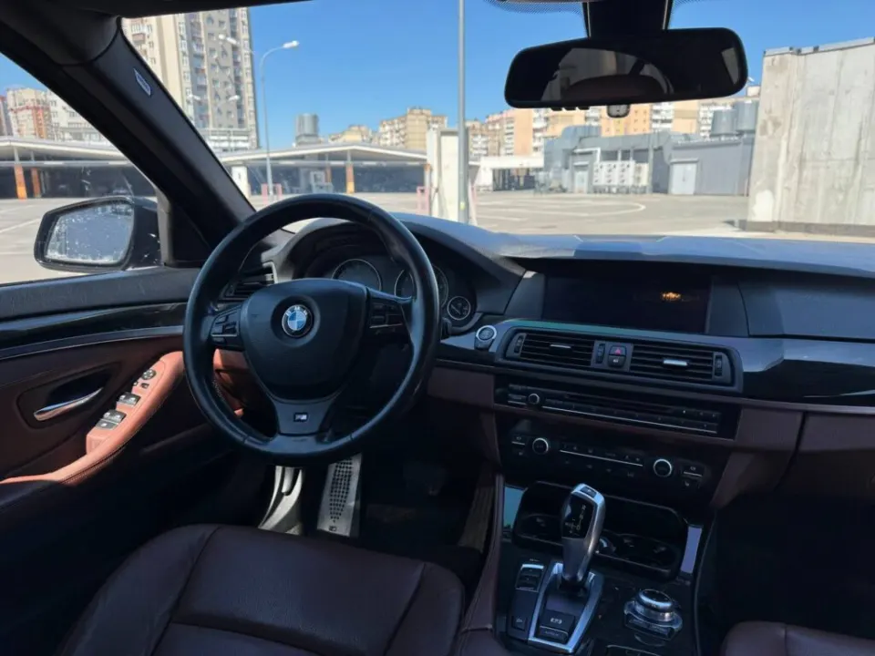 BMW 528i | F10 2012 from the KTRANS rental fleet