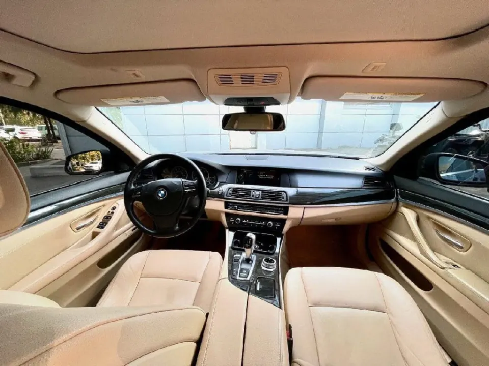 BMW 528i 2012 из парка аренды KTRANS