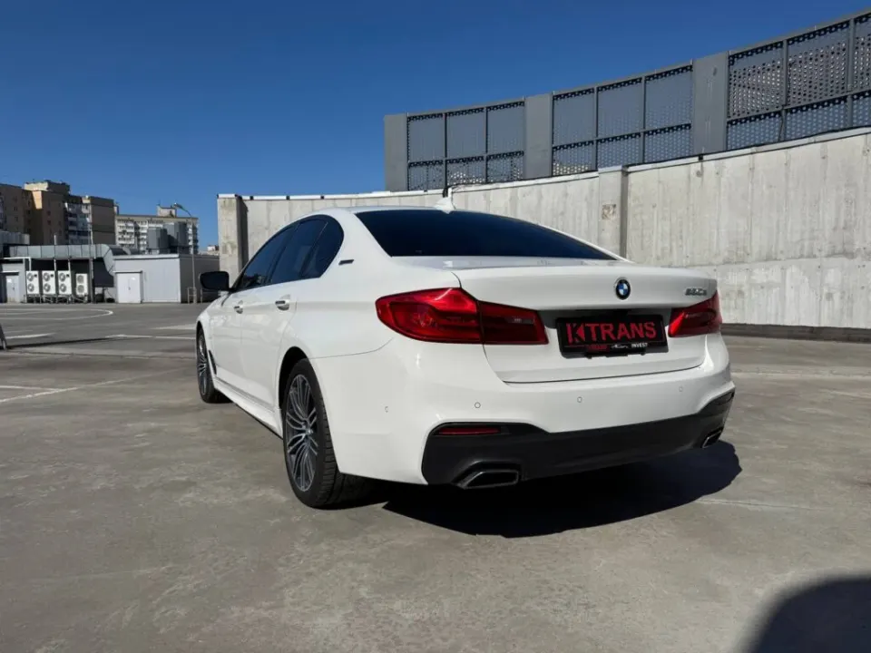 BMW 530e Hybrid 2018 из парка аренды KTRANS