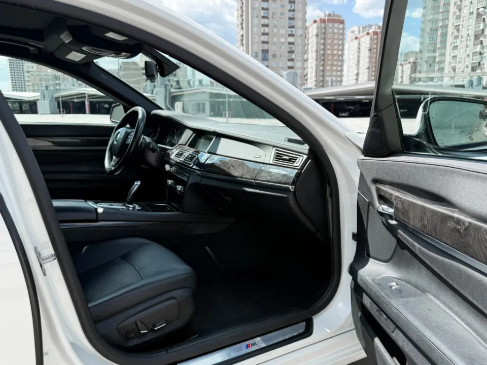 BMW 740 Li 2013 из парка аренды KTRANS