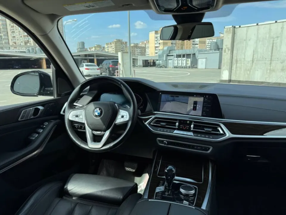 BMW X7 2019 из парка аренды KTRANS