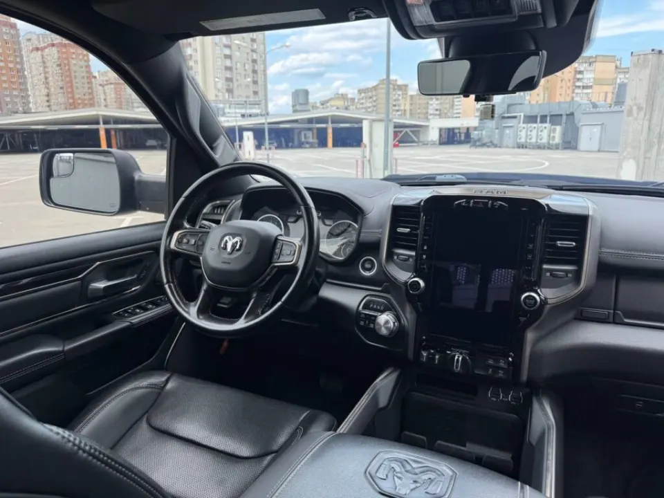 Dodge Ram 1500 2021 из парка аренды KTRANS
