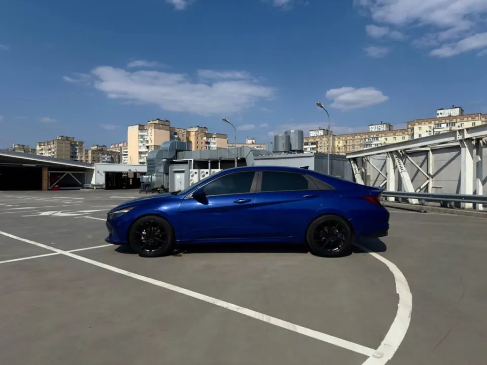 Hyundai Elantra 2021 из парка аренды KTRANS