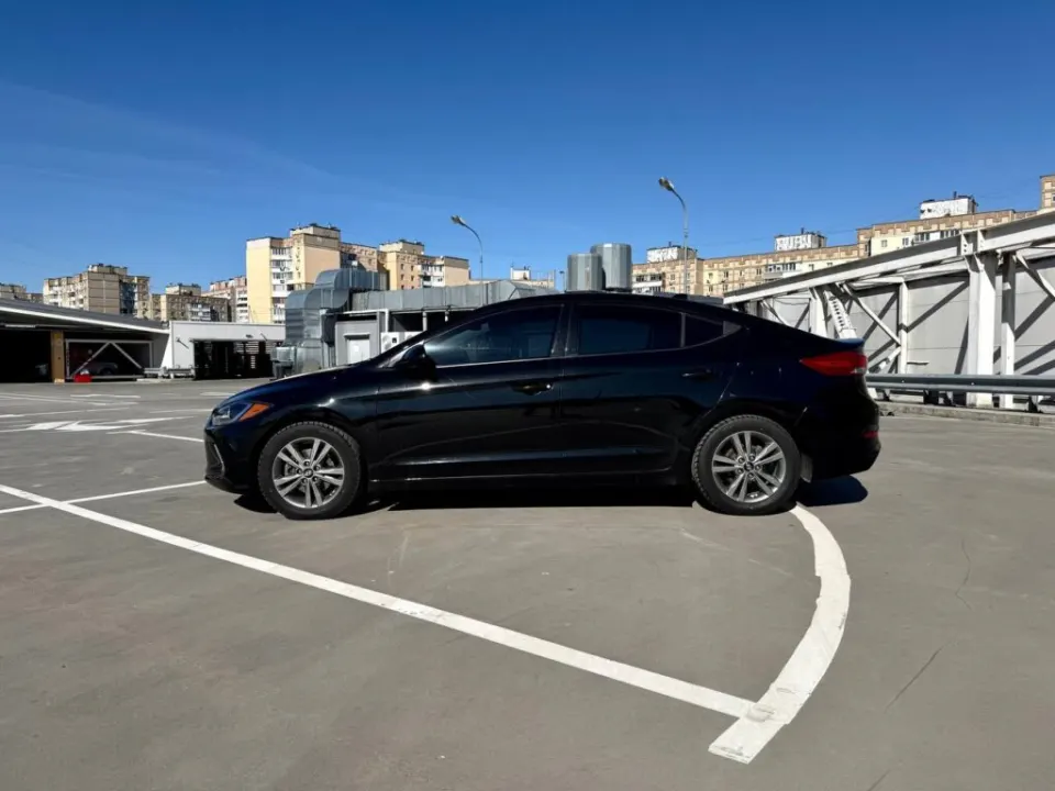 Hyundai Elantra 2018 из парка аренды KTRANS