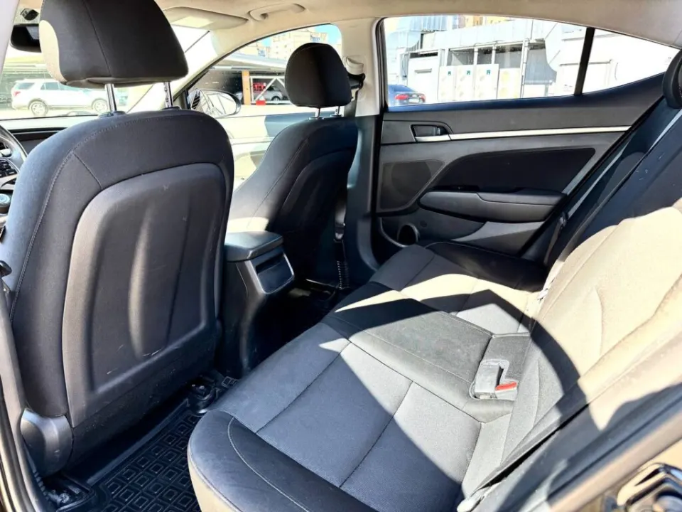 Hyundai Elantra 2018 из парка аренды KTRANS