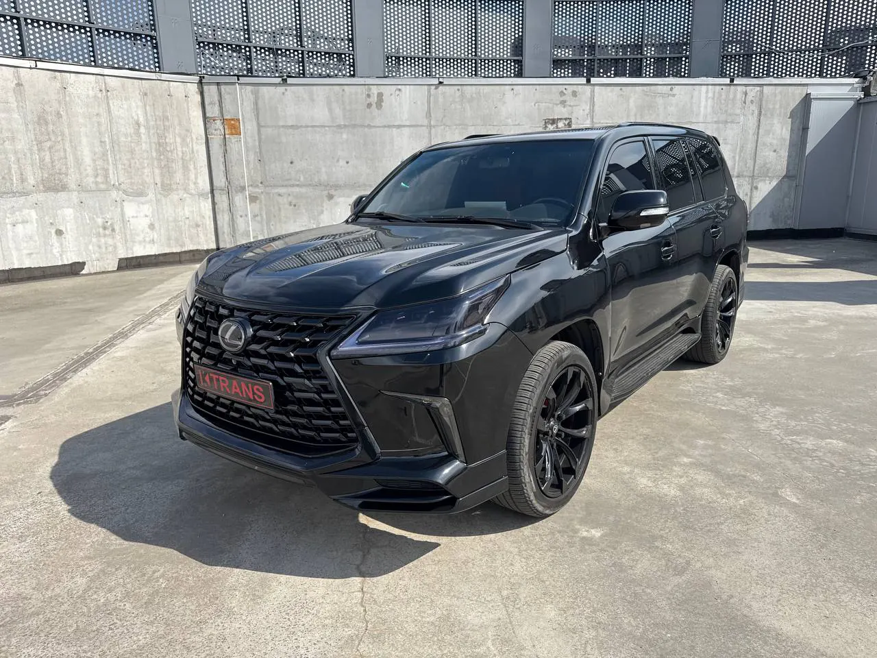 Lexus LX 570 2011 из парка аренды KTRANS