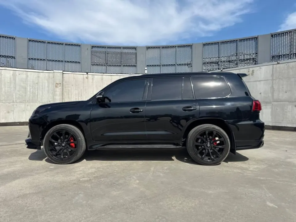 Lexus LX 570 2011 из парка аренды KTRANS