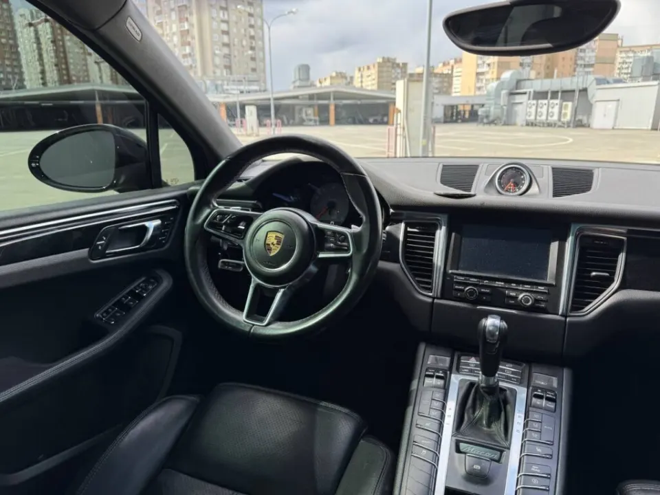 Porsche Macan 2015 из парка аренды KTRANS