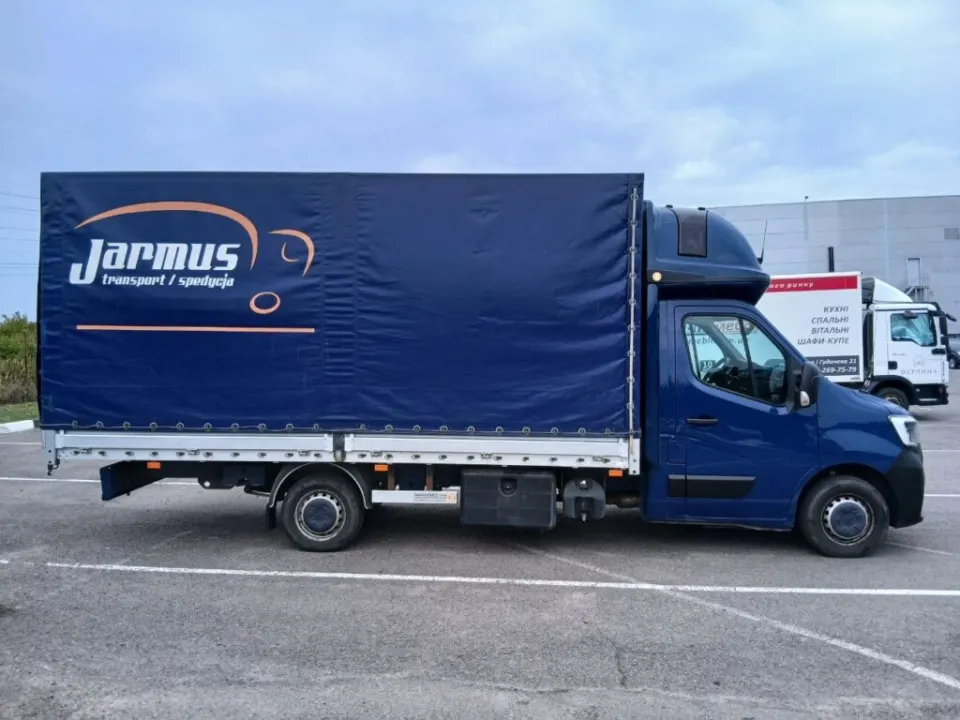 Renault Master 2020 from the KTRANS rental fleet
