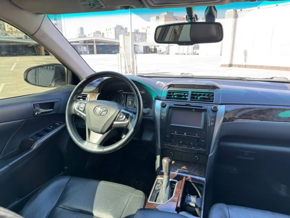 Toyota Camry 55 2017 из парка аренды KTRANS