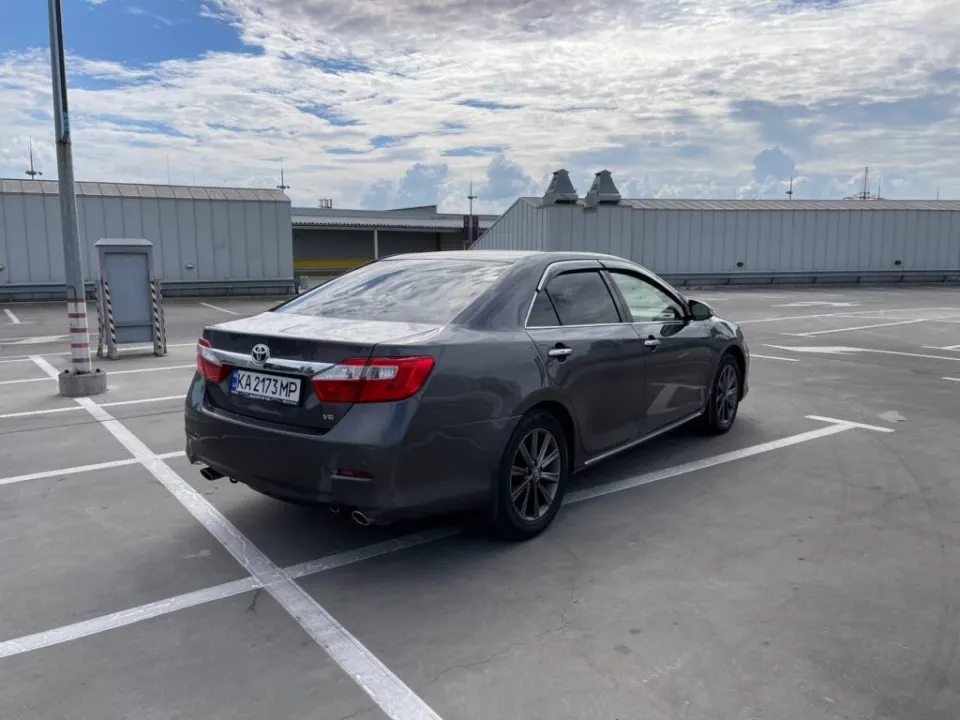 Toyota Camry 50 2012 из парка аренды KTRANS