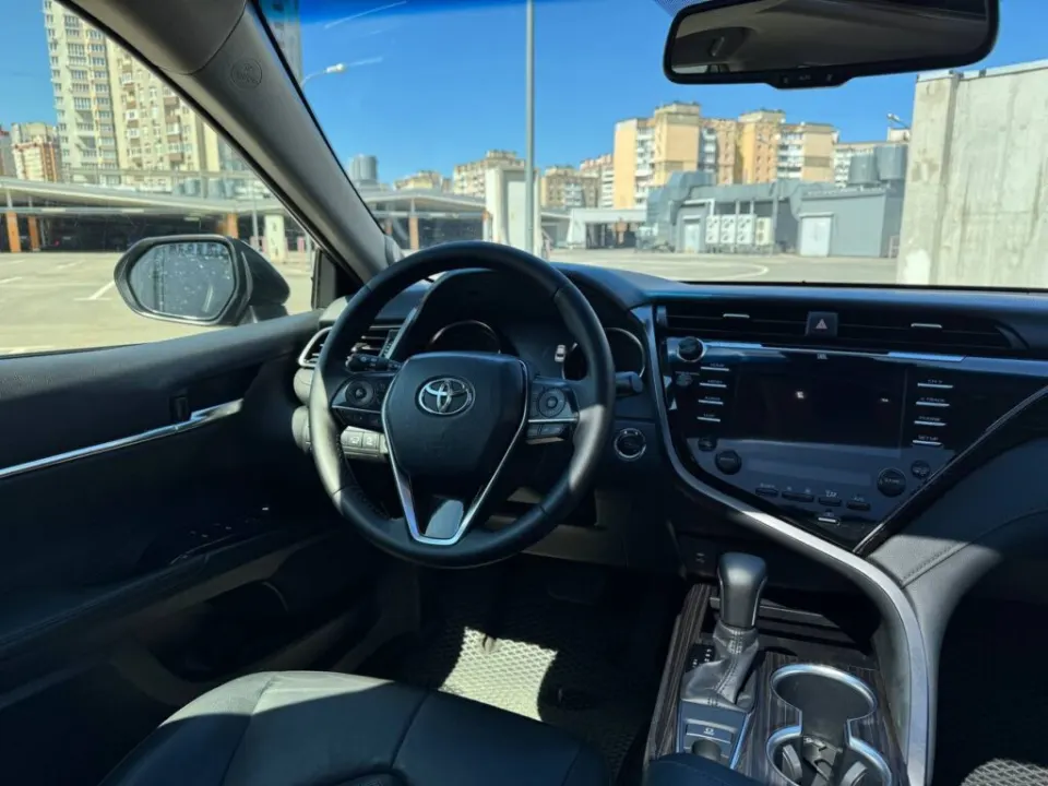 Toyota Camry 70 2019 из парка аренды KTRANS