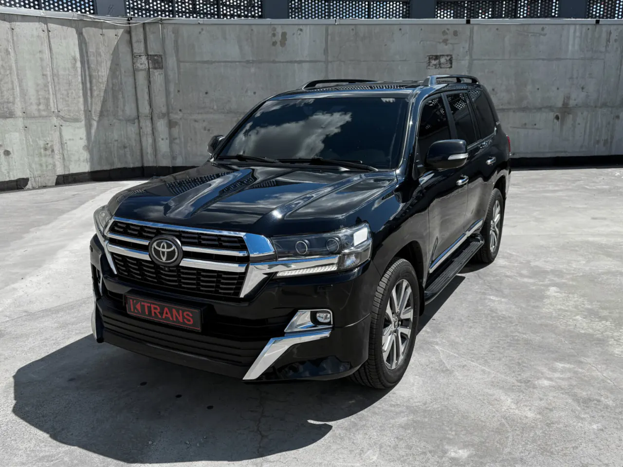 Toyota LC 200 2017 из парка аренды KTRANS
