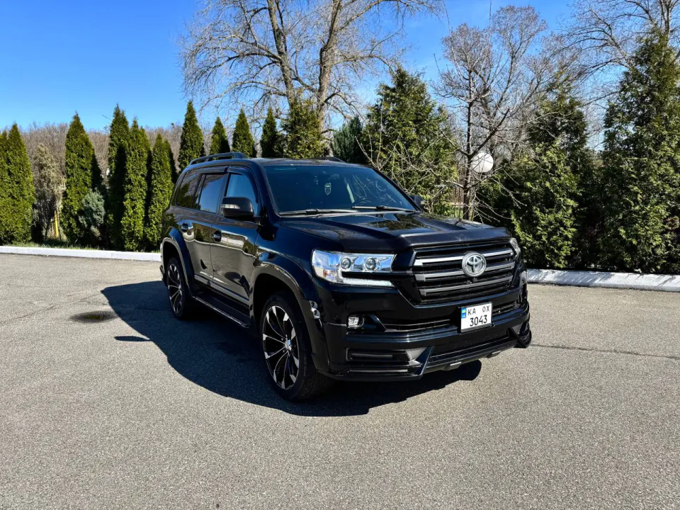 Toyota Land Cruiser 200 from the KTRANS rental fleet
