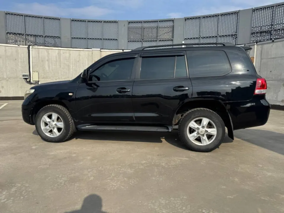 Toyota LC 200 2008 из парка аренды KTRANS