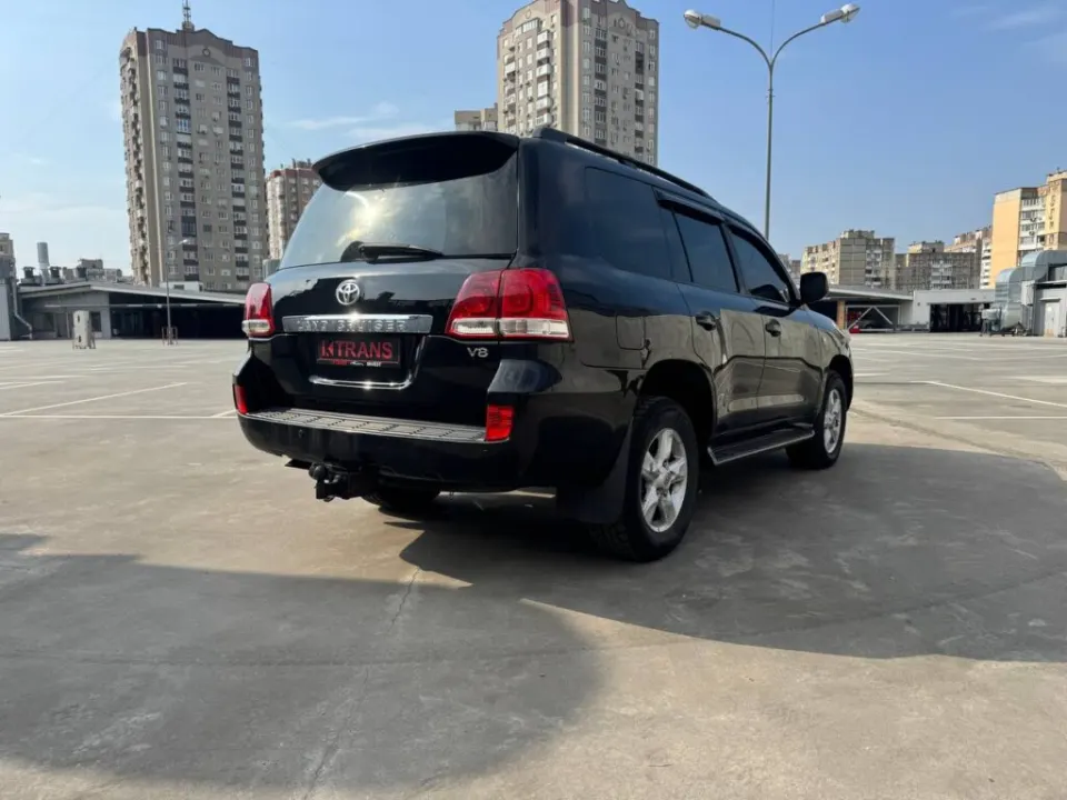 Toyota LC 200 2008 из парка аренды KTRANS
