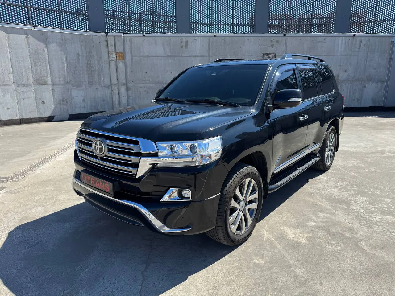 Toyota LC200 2017 из парка аренды KTRANS