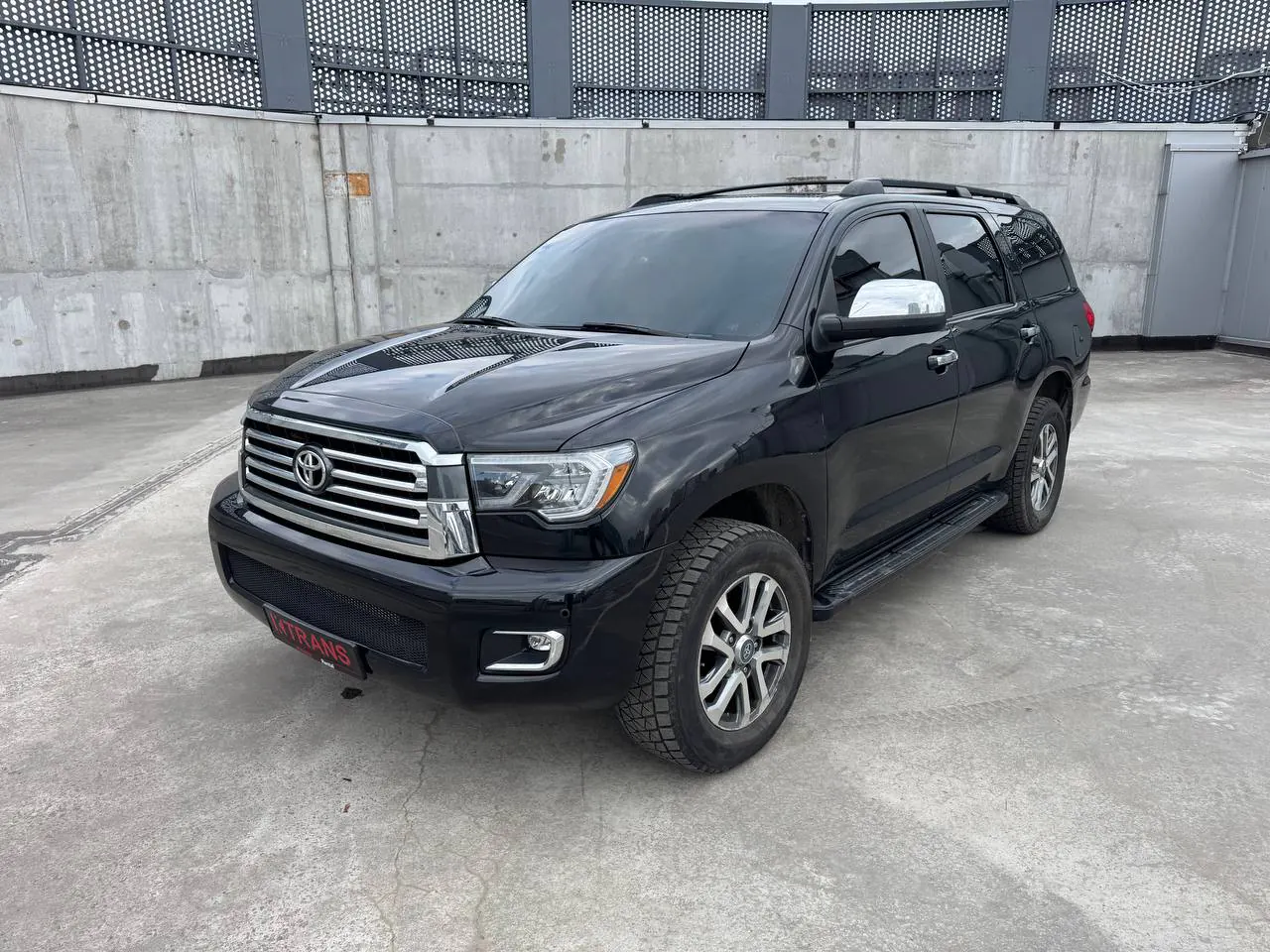 Toyota Sequoia 2017 из парка аренды KTRANS