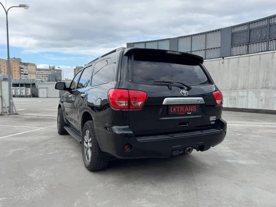 Toyota Sequoia 2017 из парка аренды KTRANS