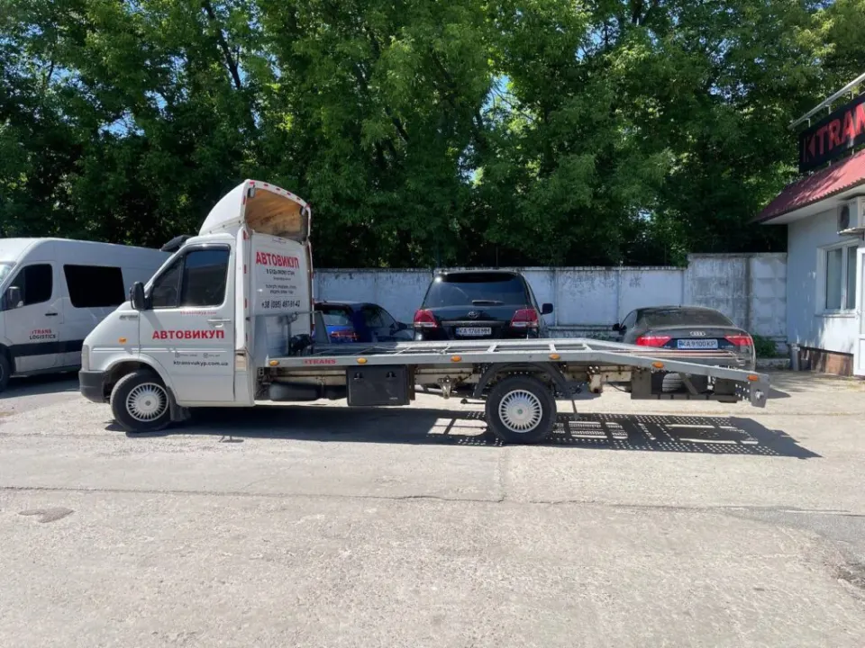 Volkswagen LT tow truck from the KTRANS rental fleet