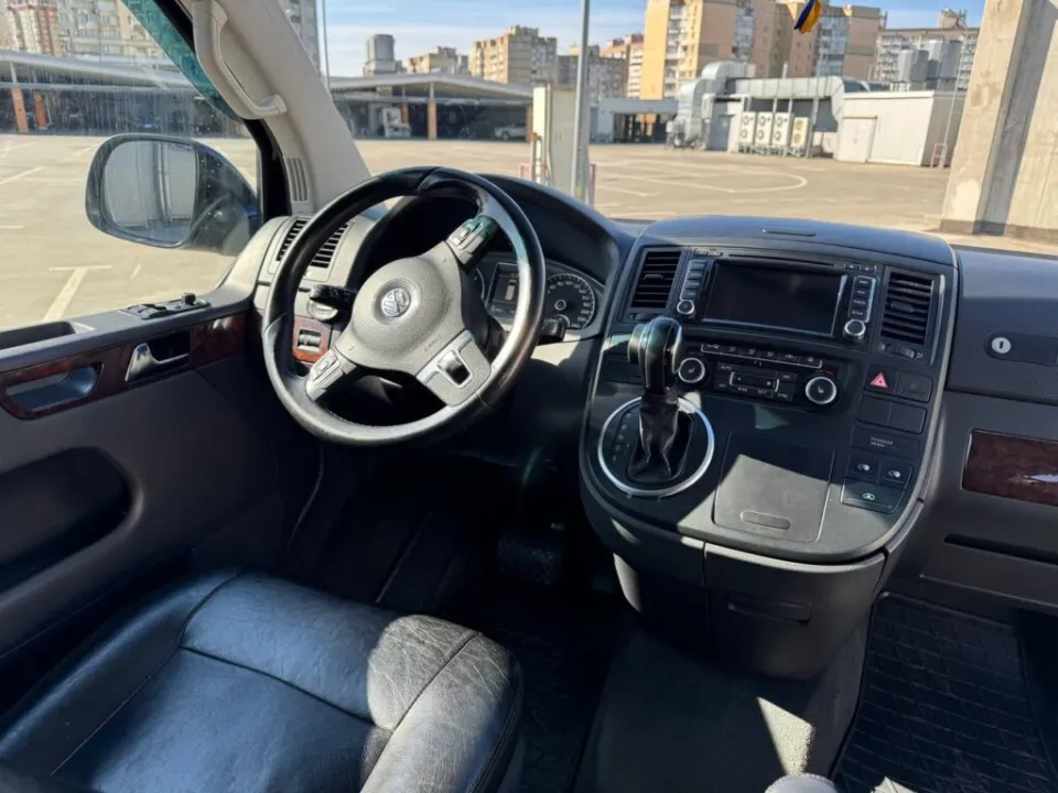 Volkswagen Multivan 2013 из парка аренды KTRANS