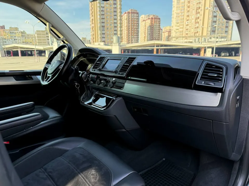 Volkswagen Multivan 2018 из парка аренды KTRANS