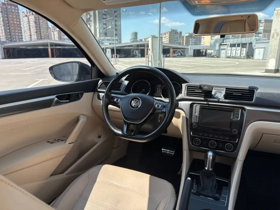 Volkswagen Passat 2016 из парка аренды KTRANS