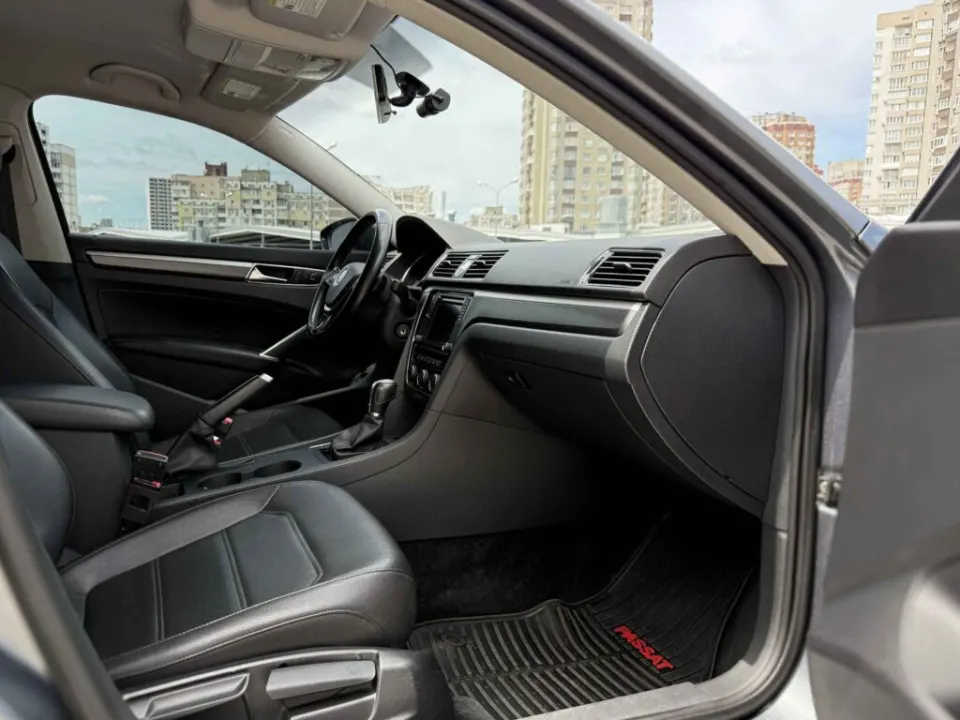 Volkswagen Passat 2016 из парка аренды KTRANS