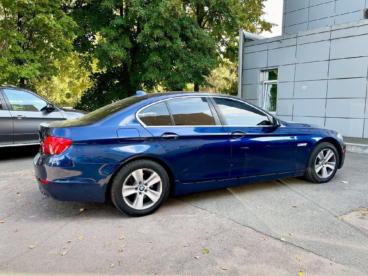 BMW 528i