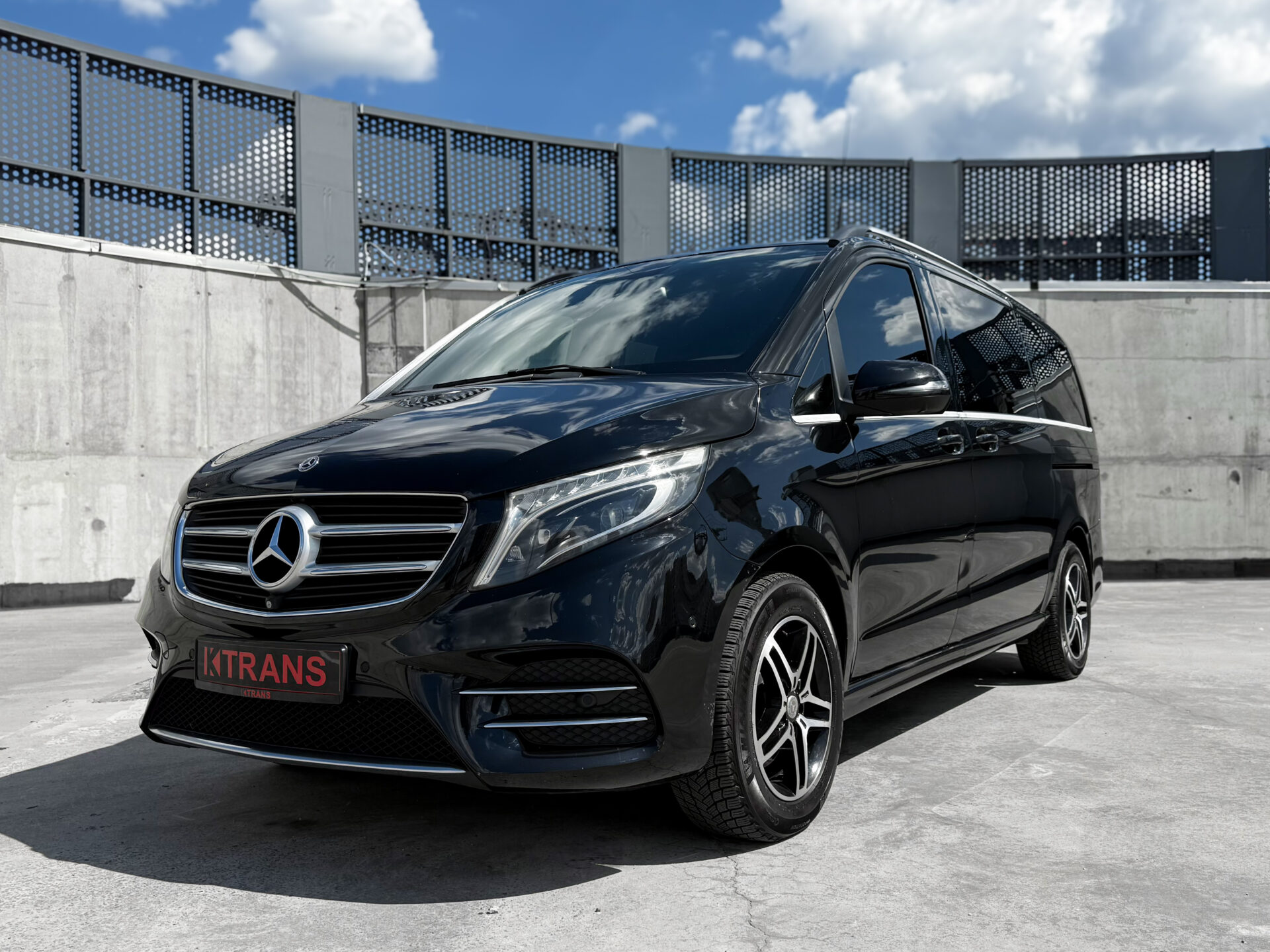 Mercedes-Benz V-250