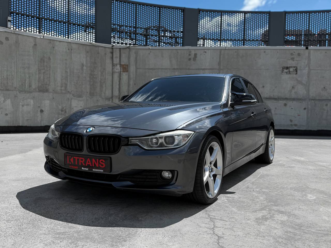 BMW 320