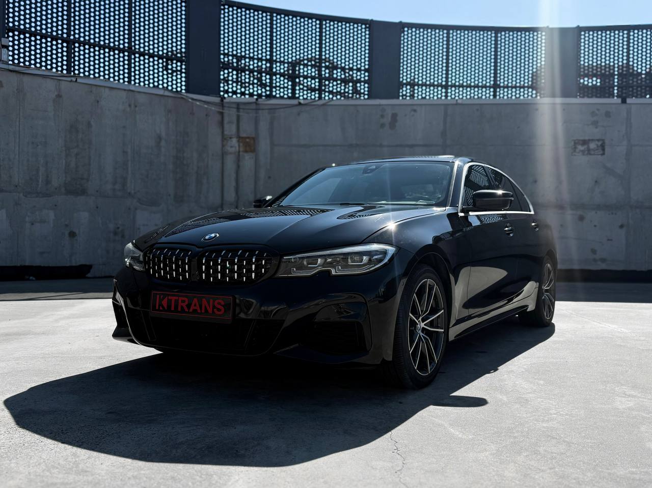 BMW 330i