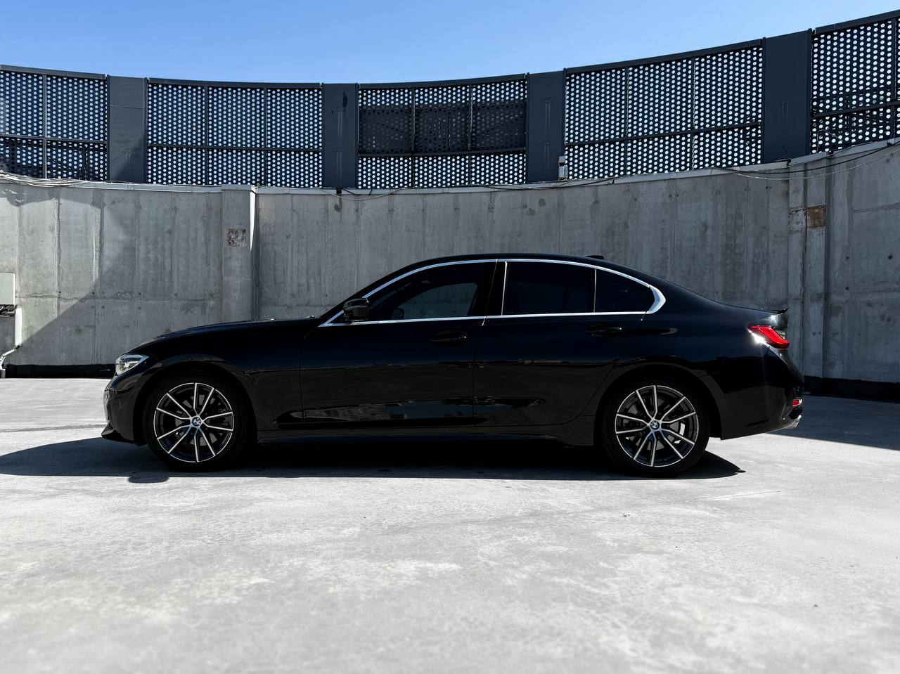BMW 330i