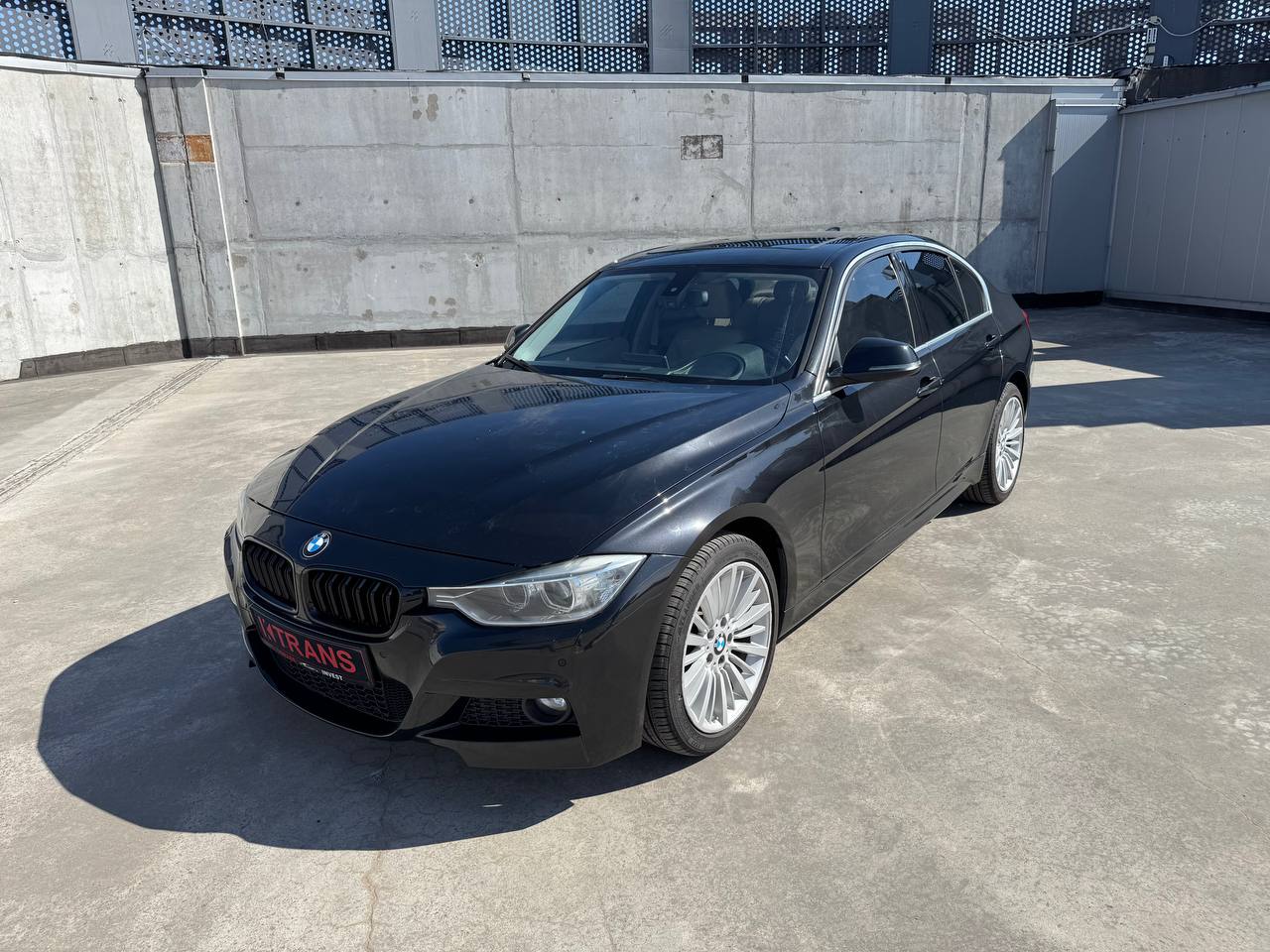 BMW 328i