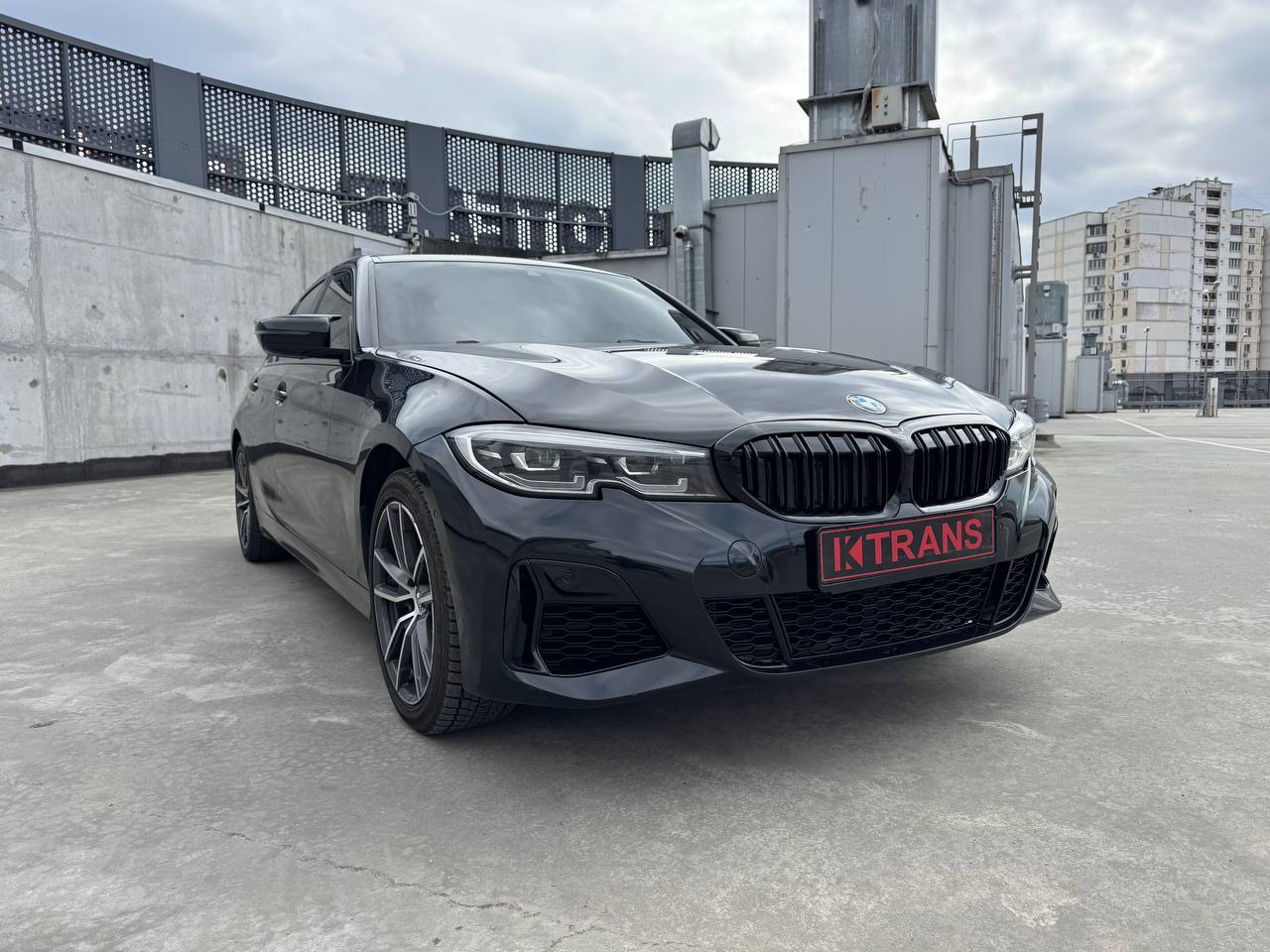 BMW 330i